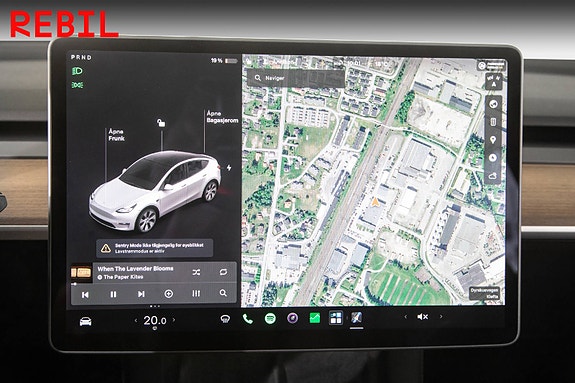 Tesla Model Y 15 of 28