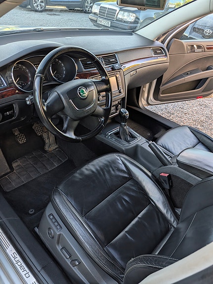 Skoda Superb 21 of 26