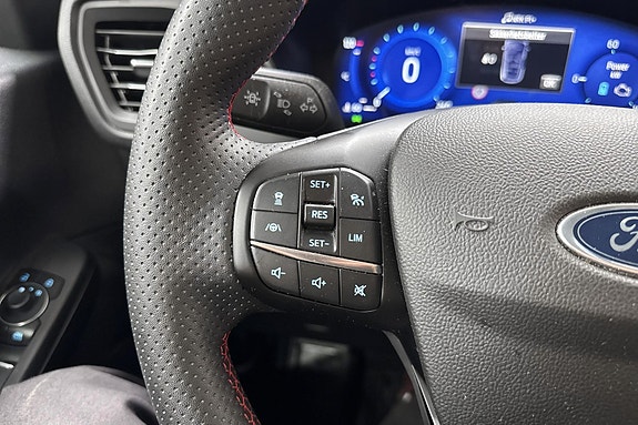 Ford Kuga 26 of 27