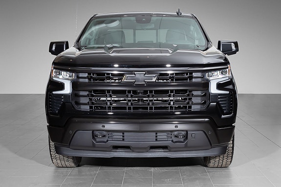 Chevrolet Silverado 1500 3 of 24