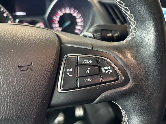 Ford Kuga 27 of 30