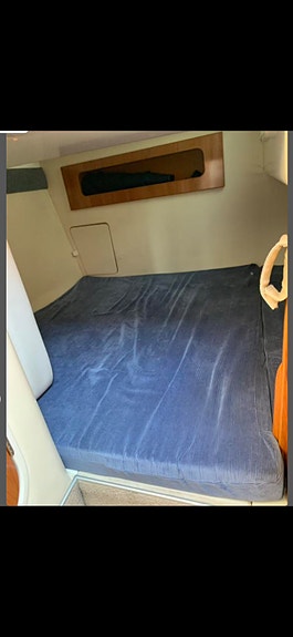 Pen og godt utstyrt båt med tidløst design og alt en trenger for en weekendtur 6 of 19