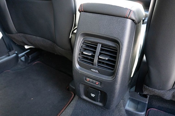 Ford Kuga 27 of 30