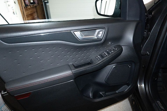 Ford Kuga 17 of 30