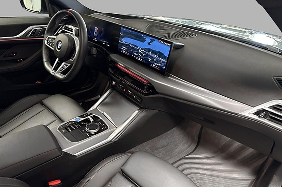 BMW i4 13 of 16