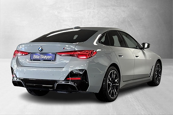 BMW i4 3 of 16