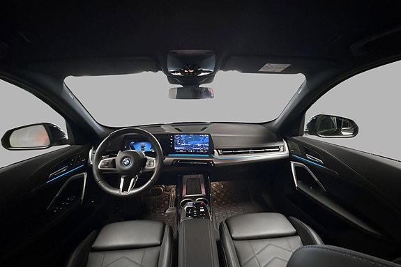 BMW iX1 9 of 14