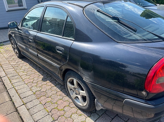 Mitsubishi Carisma 4 of 6
