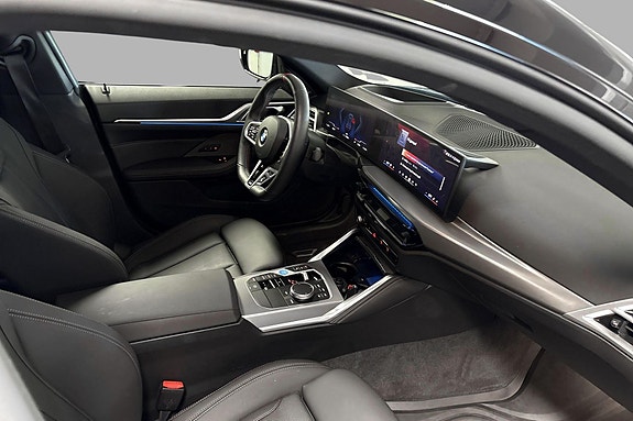 BMW i4 5 of 16