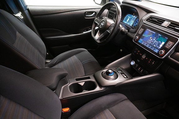 Nissan Leaf 25 of 30