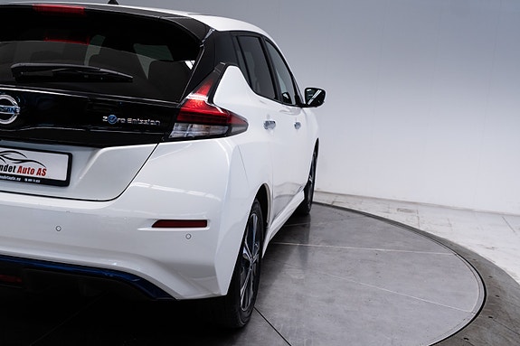 Nissan Leaf 8 of 30