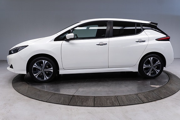 Nissan Leaf 2 of 30