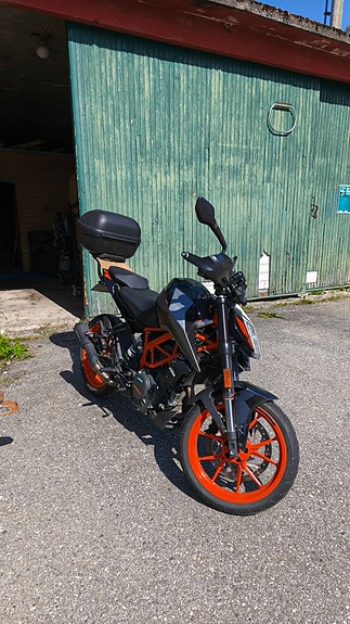 KTM 390 Duke 2 of 6