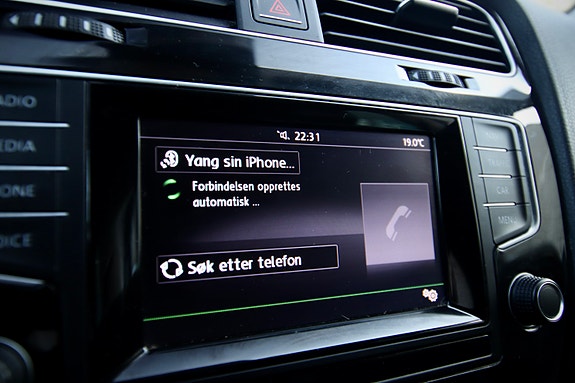 Volkswagen Golf VII 27 of 30