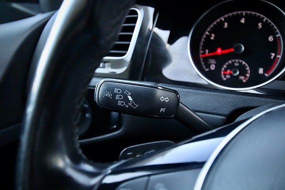 Volkswagen Golf VII 18 of 30