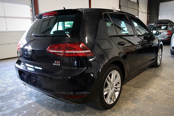 Volkswagen Golf VII 10 of 30