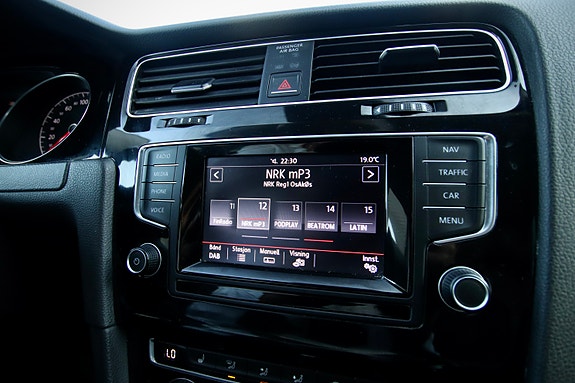 Volkswagen Golf VII 22 of 30