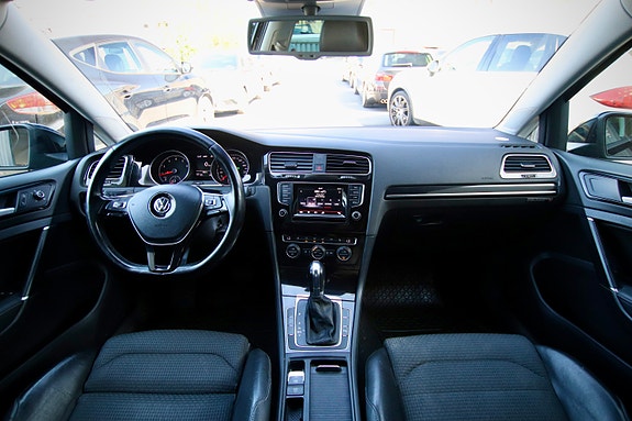 Volkswagen Golf VII 12 of 30