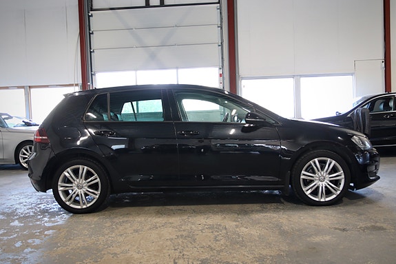 Volkswagen Golf VII 11 of 30