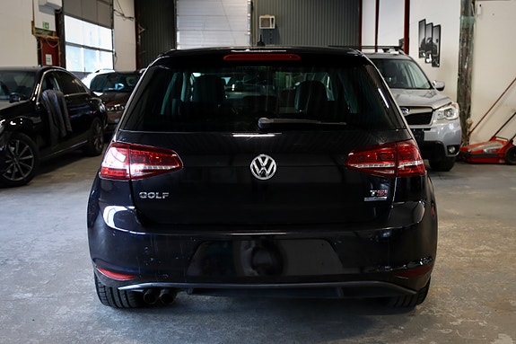 Volkswagen Golf VII 9 of 30