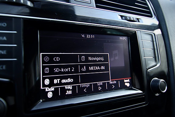 Volkswagen Golf VII 26 of 30