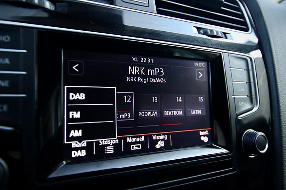Volkswagen Golf VII 24 of 30