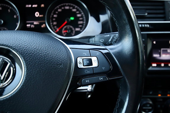 Volkswagen Golf VII 16 of 30