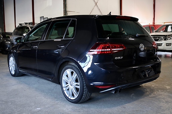 Volkswagen Golf VII 8 of 30