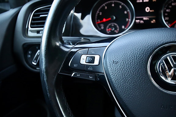 Volkswagen Golf VII 15 of 30