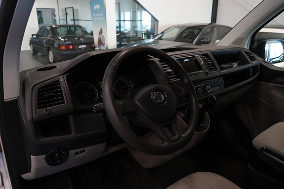 Volkswagen Transporter 17 of 30