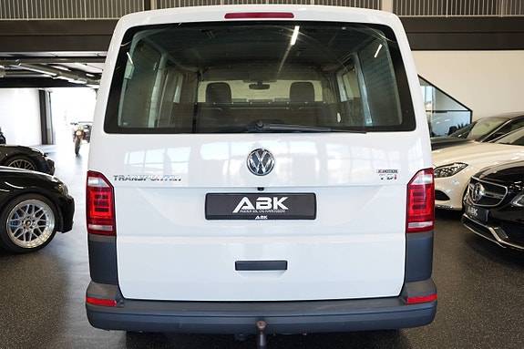 Volkswagen Transporter 10 of 30