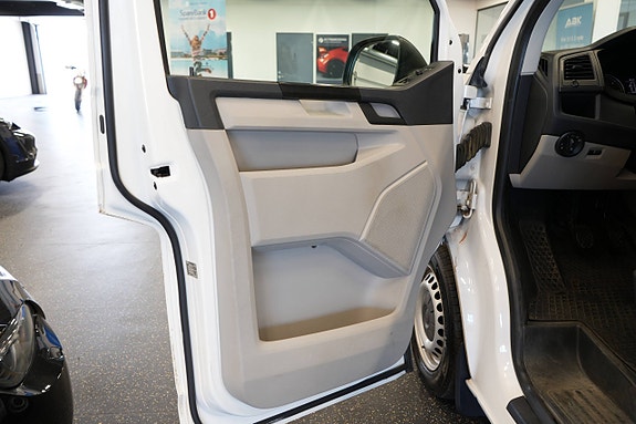 Volkswagen Transporter 15 of 30