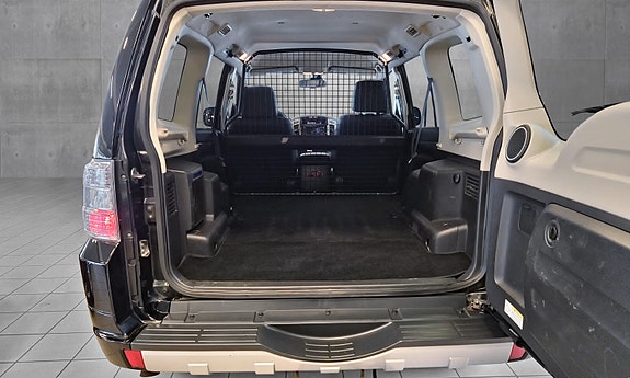 Mitsubishi Pajero 21 of 30