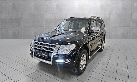 Mitsubishi Pajero 6 of 30