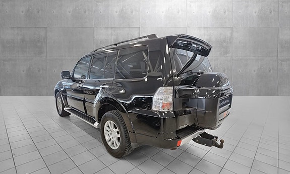 Mitsubishi Pajero 11 of 30