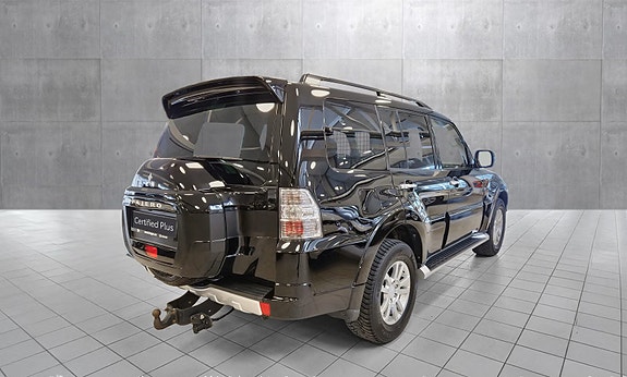 Mitsubishi Pajero 13 of 30