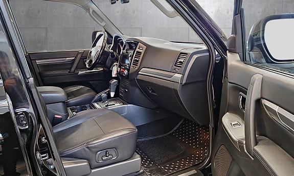 Mitsubishi Pajero 20 of 30