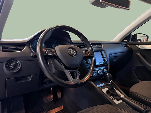 Skoda Octavia 16 of 29
