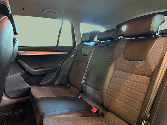 Skoda Octavia 14 of 29