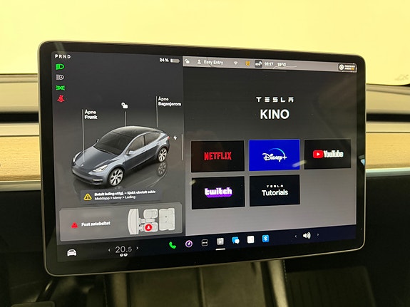 Tesla Model Y 24 of 30