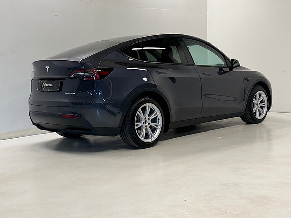 Tesla Model Y 11 of 30