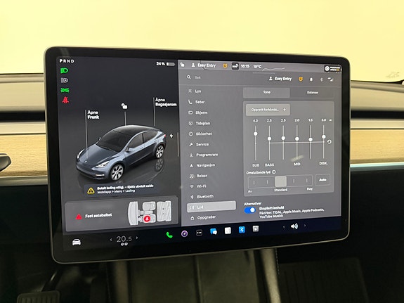 Tesla Model Y 28 of 30