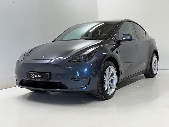 Tesla Model Y 3 of 30