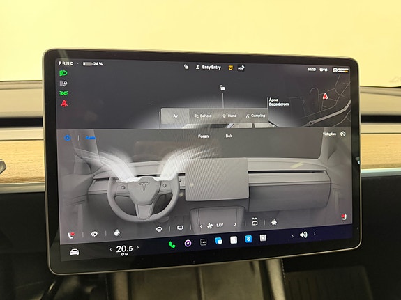 Tesla Model Y 27 of 30