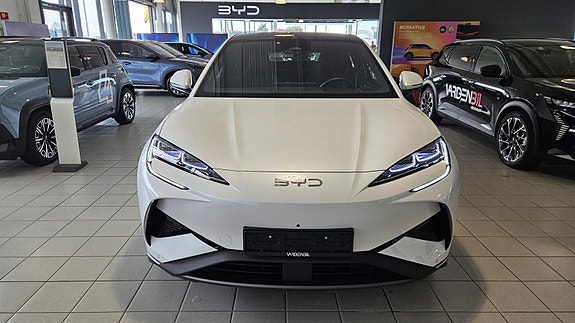 BYD Sealion 7 2 of 30