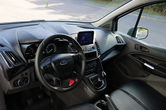 Ford Transit Connect 10 of 18