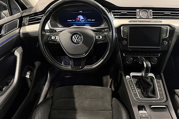 Volkswagen Passat 11 of 23
