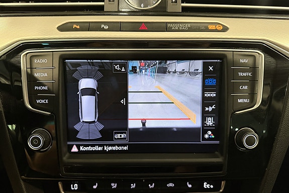 Volkswagen Passat 21 of 23
