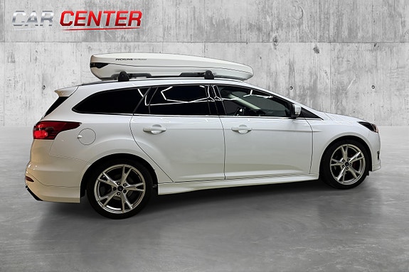 Ford Focus 11 of 30