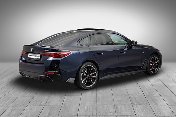 BMW i4 6 of 30